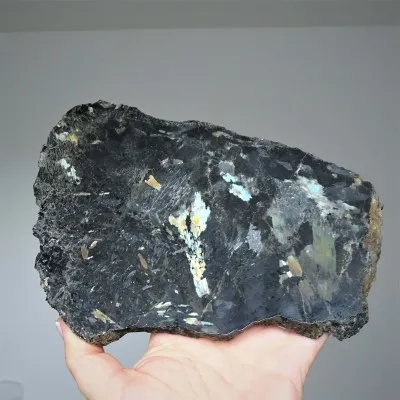 Nuummit leštěný 529g, Grónsko, unikátní vzácný sbírkový kus