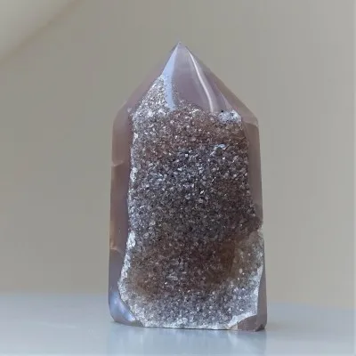 Polished natural agate with crystals 176g, Brazil
