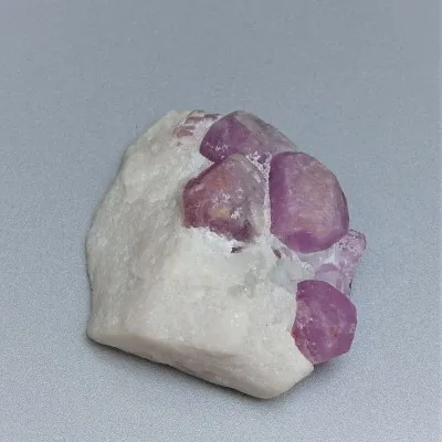 Natural raw ruby 86.7g, Macedonia
