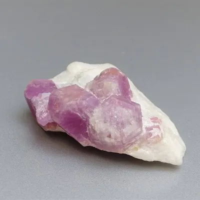 Natural raw ruby 86.7g, Macedonia