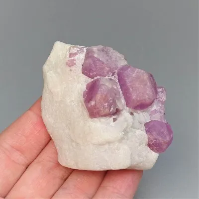 Natural raw ruby 86.7g, Macedonia
