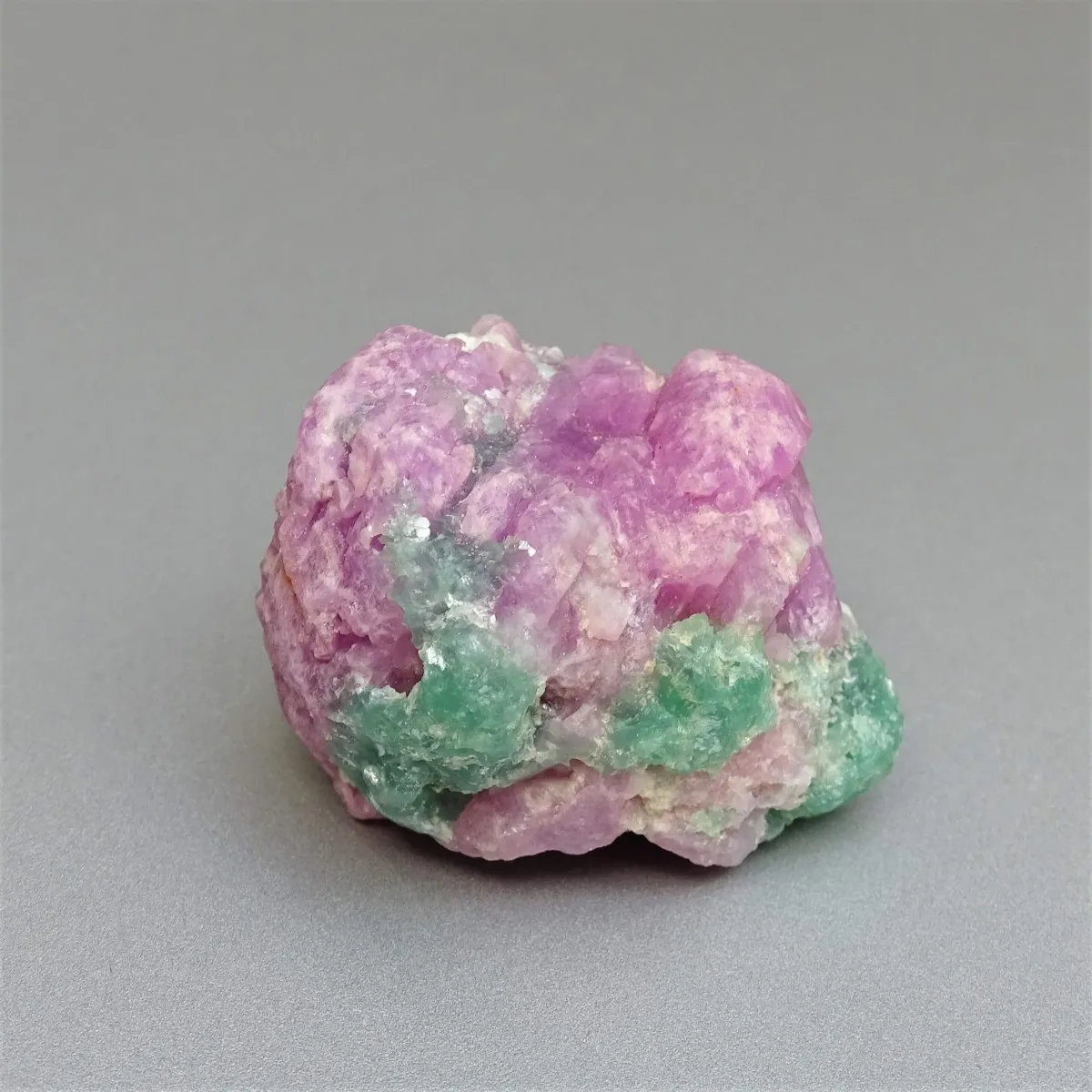 Natural raw ruby 68.5g, Macedonia