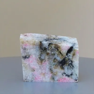 Tugtupit polished 68.1g, Greenland