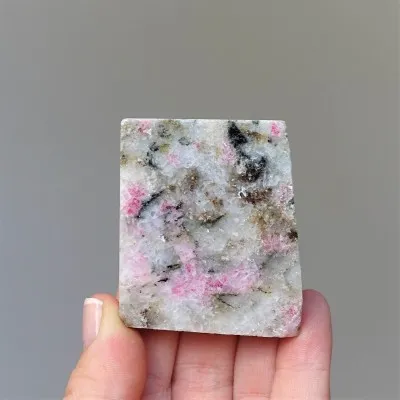 Tugtupit polished 68.1g, Greenland