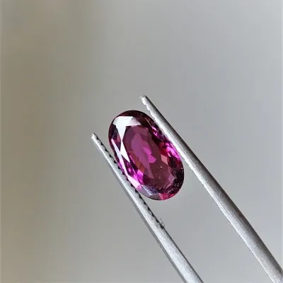 Granát - RHODOLIT - 2,5 ct
