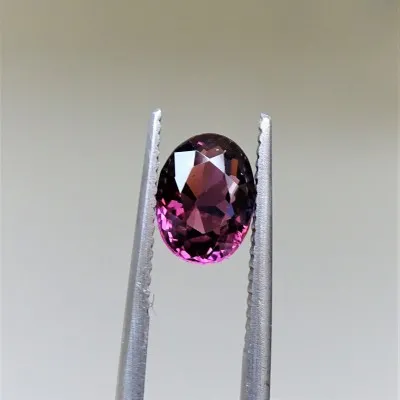 Garnet - RHODOLITE - 1,69 ct