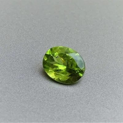 Peridot (olivine) cut gemstone 3.84ct, Pakistan