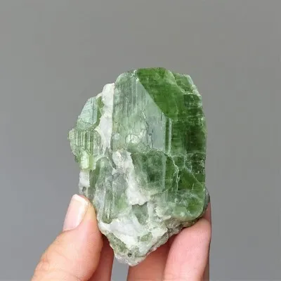 Diopside natural green crystal 116.2g, Afghanistan