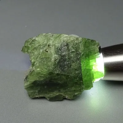 Diopsid přírodní zelený krystal 89,1g, Afganistán
