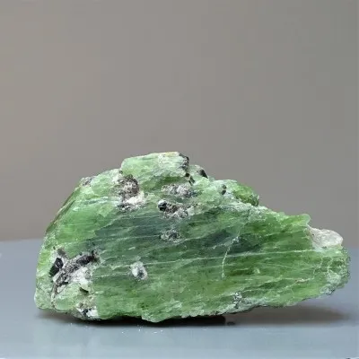 Diopside natural green crystal 214.4g, Afghanistan
