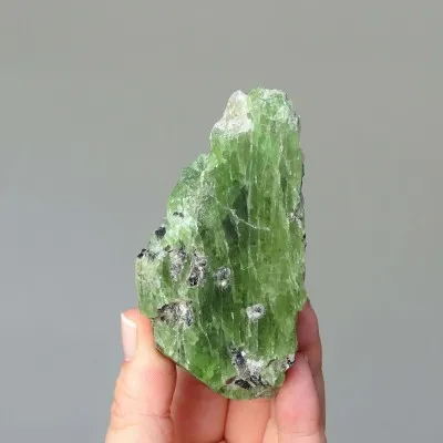 Diopside natural green crystal 214.4g, Afghanistan