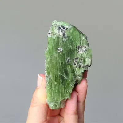 Diopside natural green crystal 214.4g, Afghanistan