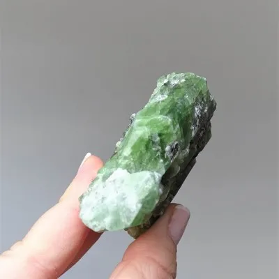 Diopside natural green crystal 156.4g, Afghanistan