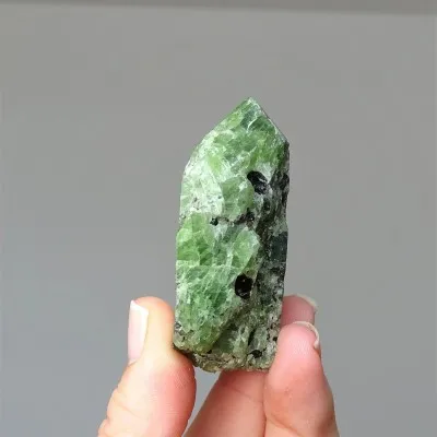 Diopside natural green crystal 110.6g, Afghanistan