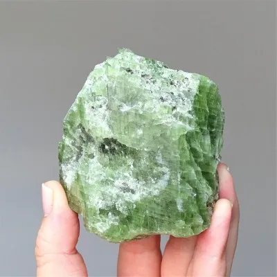 Diopside natural green crystal 311g, Afghanistan