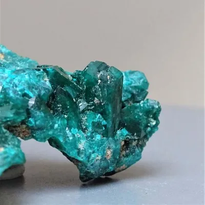 Dioptas natürliche Kristalle 68g, Kongo