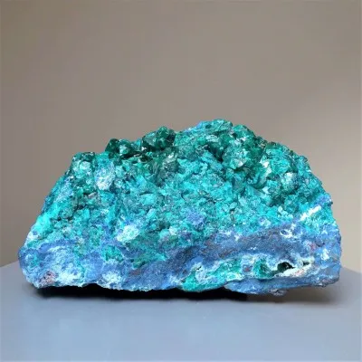 Dioptas přírodní krystaly v hornině 1526g, Kongo