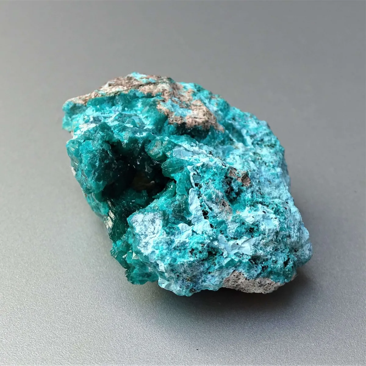 Dioptas natural crystals in rock 52g, Congo