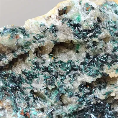 CLINOATACAMIT přírodní krystaly 500g, Peru, sbírkový kus