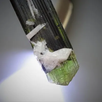 Turmalín přírodní krystal 20,6g, Pakistán