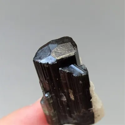 Turmalín přírodní krystal 13g, Pakistán