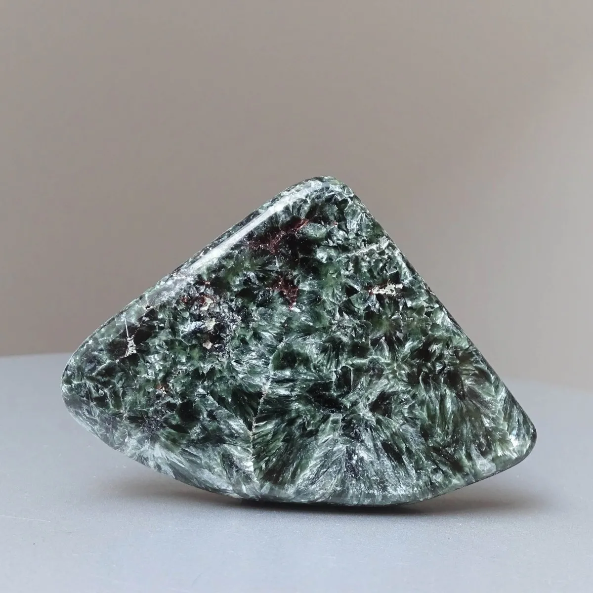 Serafinite polished plate 73g, Russia