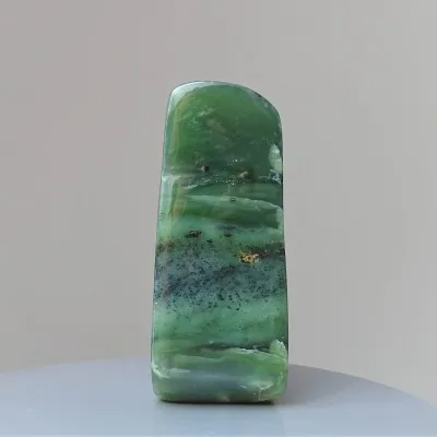 Nephrite natural polished 748g, Pakistan
