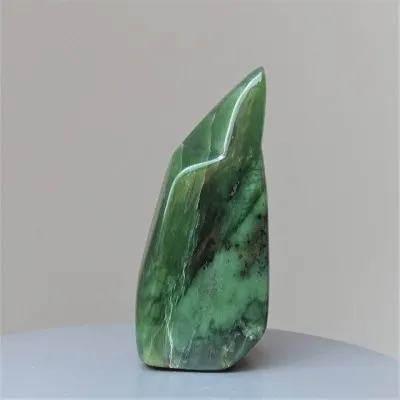 Nephrite natural polished 748g, Pakistan