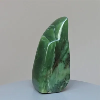 Nephrite natural polished 748g, Pakistan