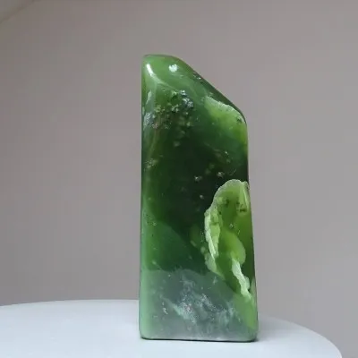 Nefrit přírodní leštěný 770g, Pakistán