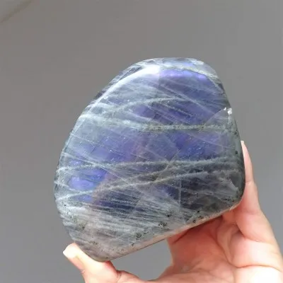 Labradorite natural polished 754g, Madagascar