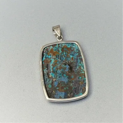 Quantum quattro natürlicher Mineralanhänger 15,7g, Namibia