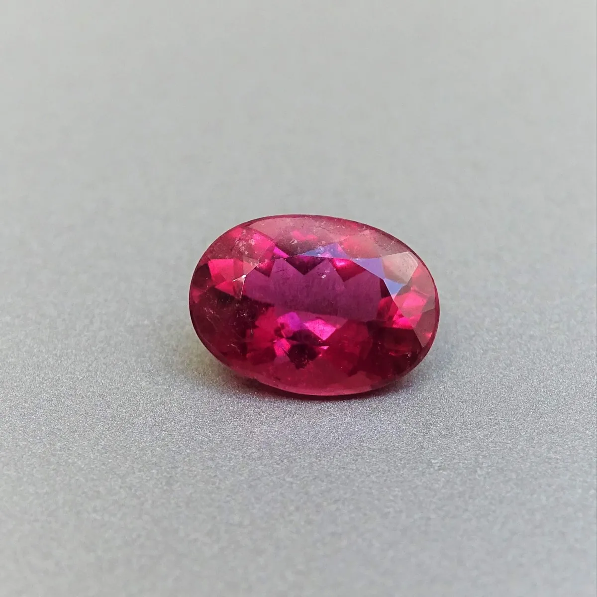 Turmalin natürlicher Rubellit 2,16ct, Brasilien