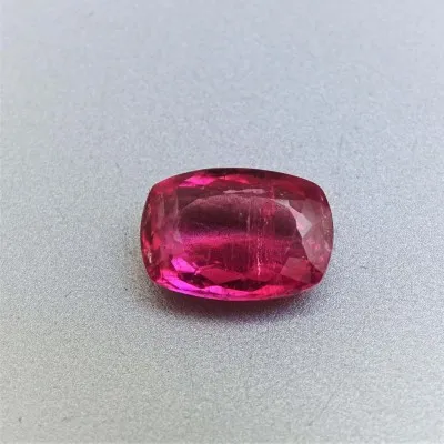 Turmalín přírodní rubelit 5,84ct, Brazil