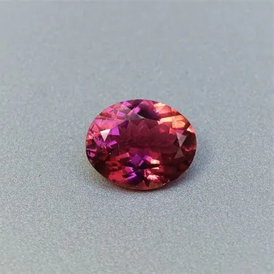 Turmalín přírodní rubelit 3,09ct, Brazílie