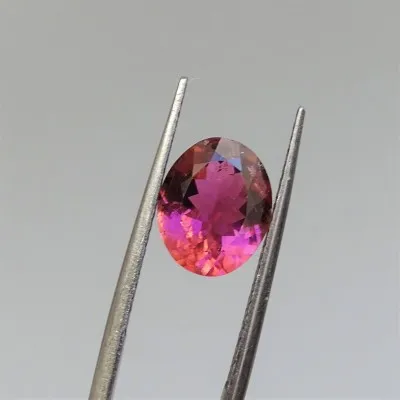 Turmalín přírodní rubelit 3,09ct, Brazílie