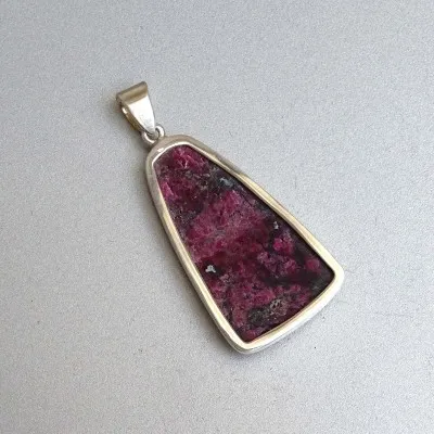 Eudialyte pendant in silver 15.2g, Russia