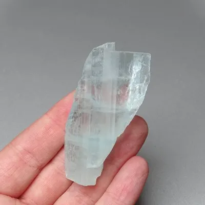Akvamarín přírodní krystal 33,5g, Afganistán