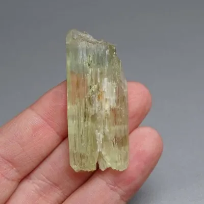 Natürlicher Hiddenit-Kristall 14,7g, Afghanistan