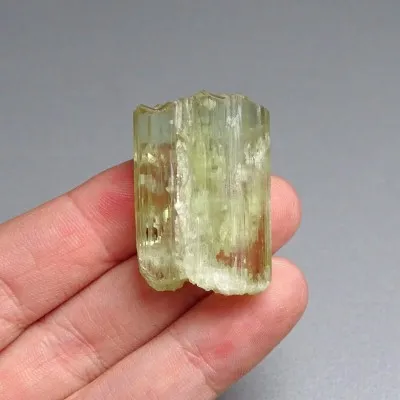 Hiddenite natural crystal 20.8g, Afghanistan