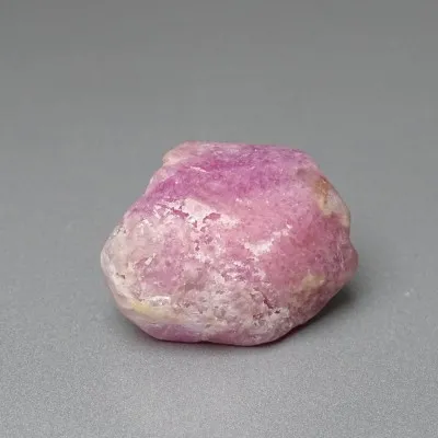 Natürlicher roher Rubin 46,4g, Mazedonien