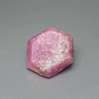 Natural raw ruby 97.2g, Macedonia