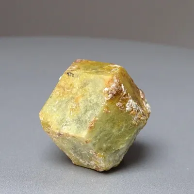 Granát grosulár krystal 51,2g, Mali