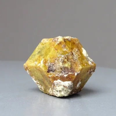 Granát grosulár krystal 51,2g, Mali
