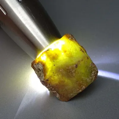 Granát grosulár krystal 51,2g, Mali