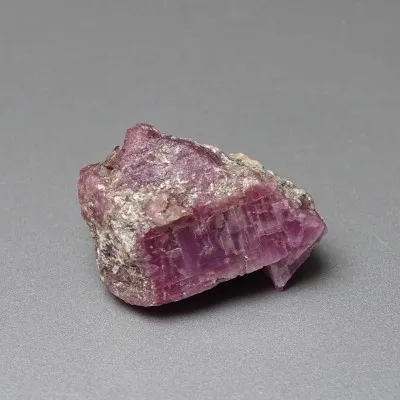 Natural raw ruby in rock 40.3g, Greenland