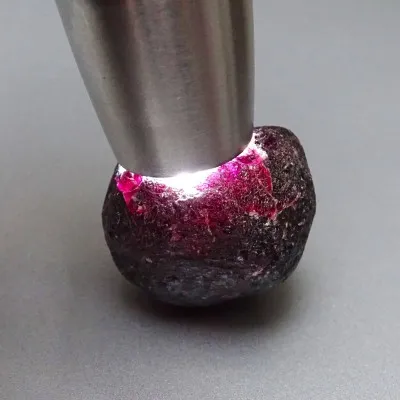 Rhodolite - garnet natural ball 63.7g, Brazil