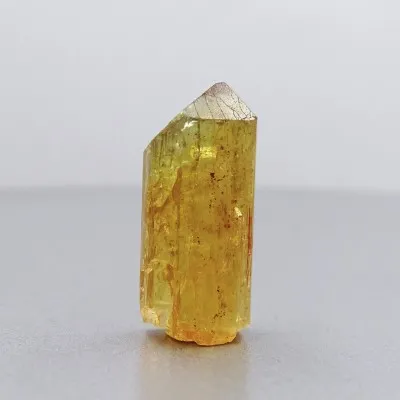 Topaz imperial přírodní krystal 9,3g, Brazílie