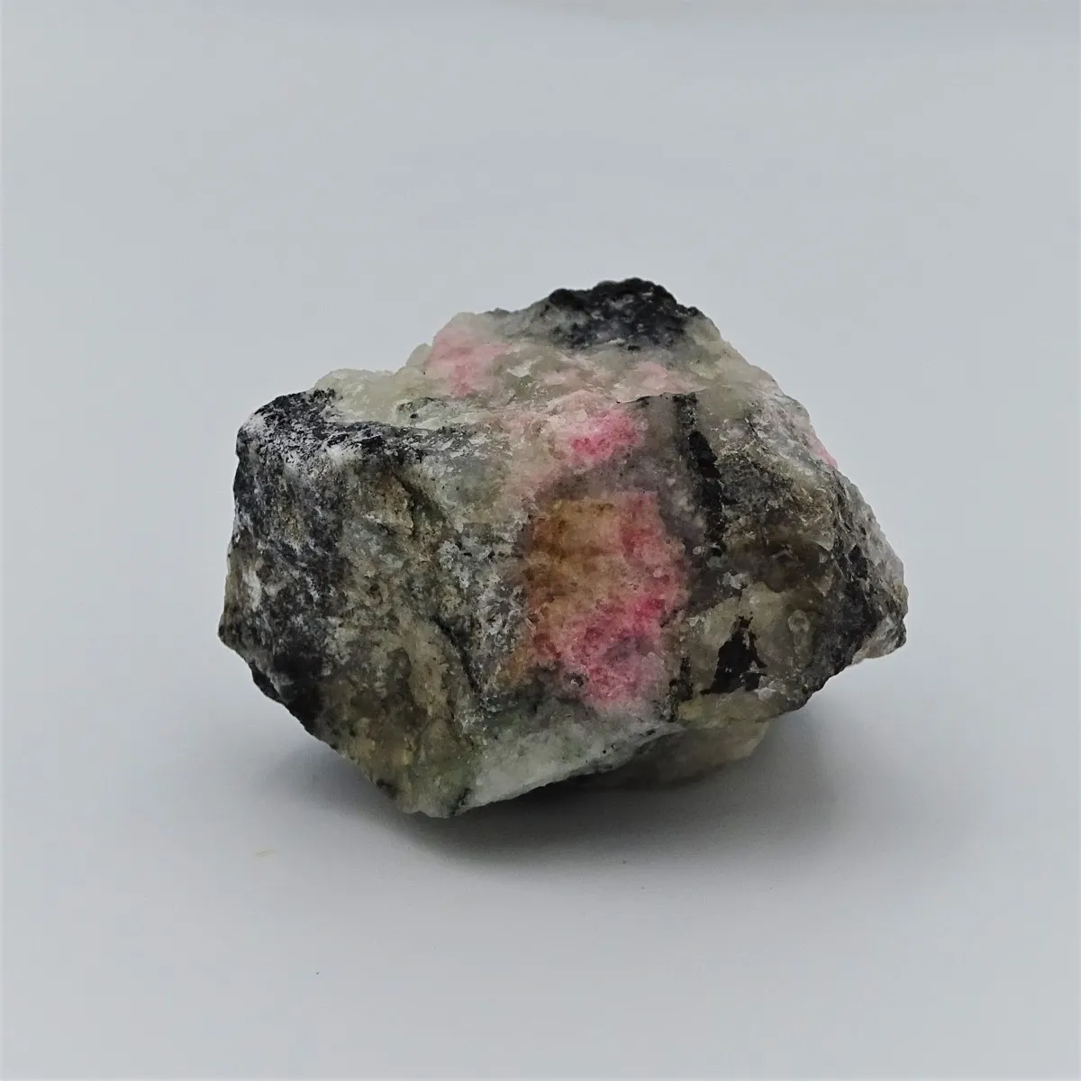 Tugtupite