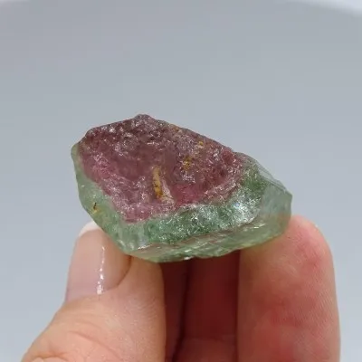 Turmalín melounový přírodní krystal 20,6g, USA